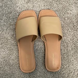 American Eagle Sandals